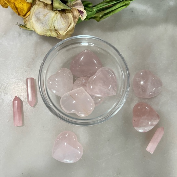 Rose Quartz Love Stone Heart Shaped Palm Stone - Picture 1 of 7
